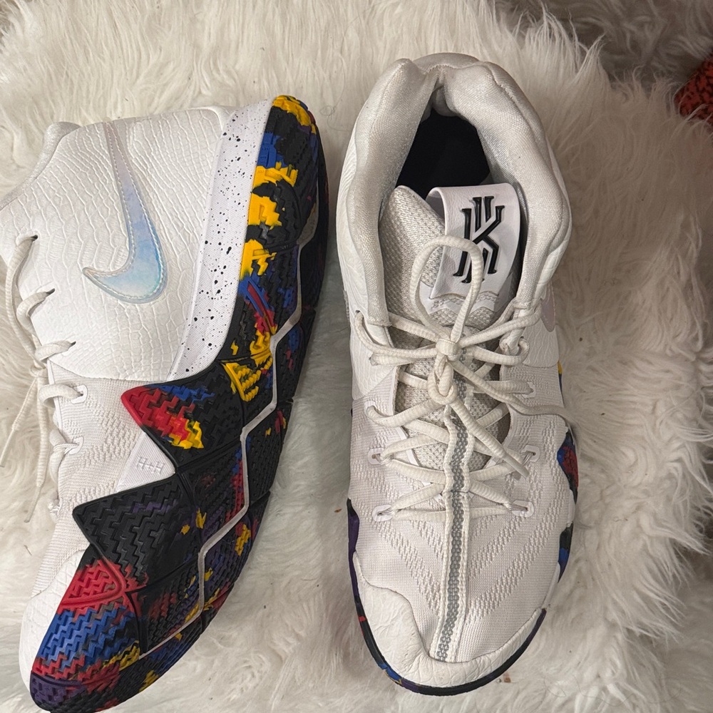 Nike Kyrie 4 NCAA